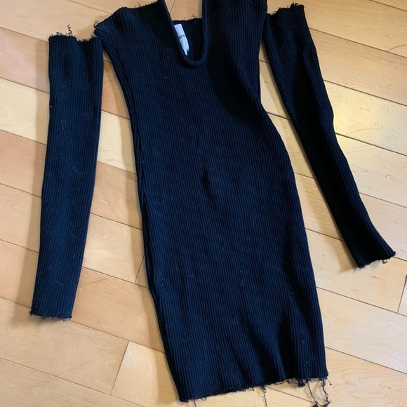 Ribbed black mini dress with removable sleeves - Picture 2 of 2